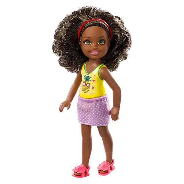 Barbie Chelsea Club: barna bőrű Chelsea baba ananászos pólóban 