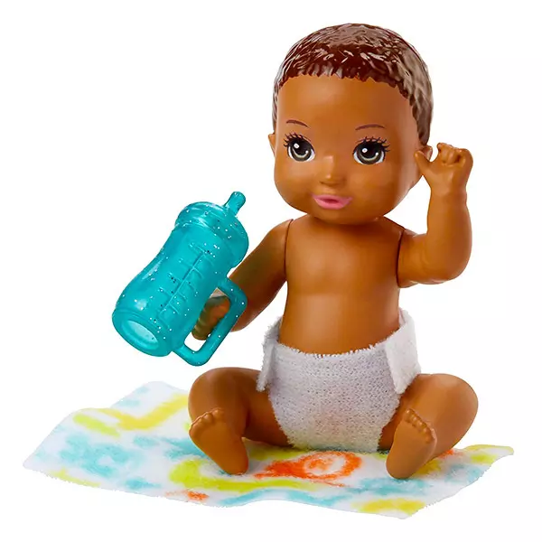 Barbie Skipper Babysitters: Păpuşă bebeluş cu păr brunet închis cu biberon albastru
