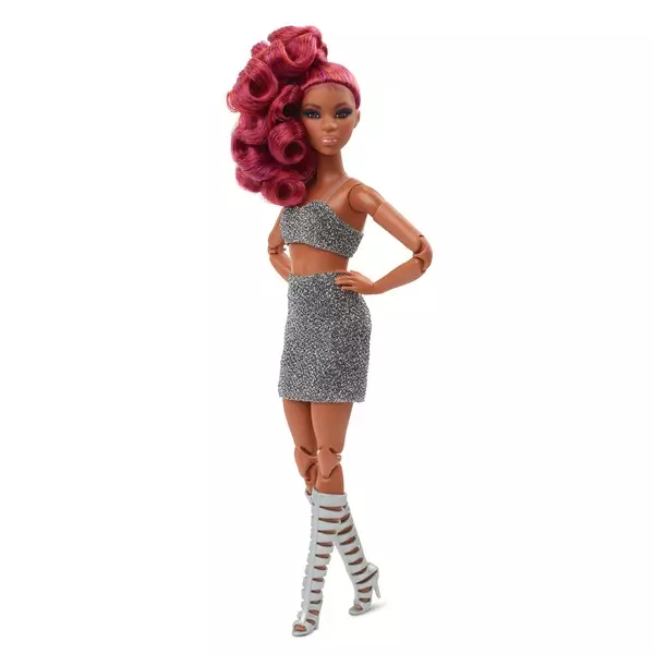 Barbie Looks: Colecția negru-argintiu - Păpușă cu păr roșcat