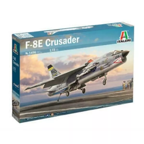 Italeri: F-8E Crusader vadászrepülőgép makett, 1:72