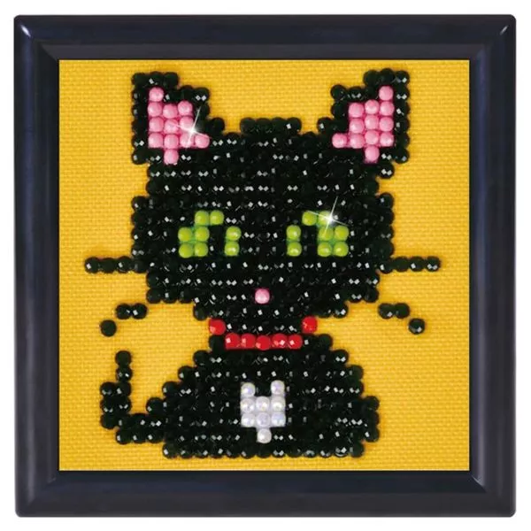 Diamond Dotz: Pictură cu diamante - Pisicuță neagră cu ochi verzi, chenar negru
