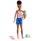 Barbie Skipper: Păpușă babysitter cu păr afro și bebeluș