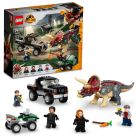 LEGO® Jurassic World: Triceratops támadása a teherautó ellen 76950