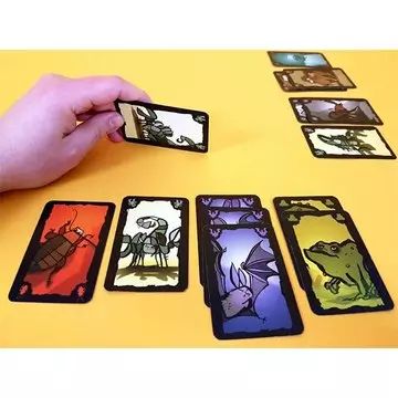 Poker mit Kakerlaken - Kartenspiel mit Anleitungen auf Ungarisch - . bild aus