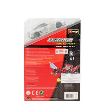 Bburago Ferrari Open and Play komplet: Ferrari 599 - srebrna 1:43 - .slika