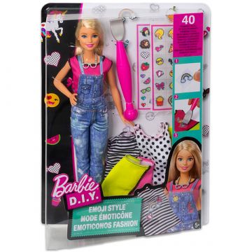 Barbie ruhatervező szett matricákkal, szőke hajú babával