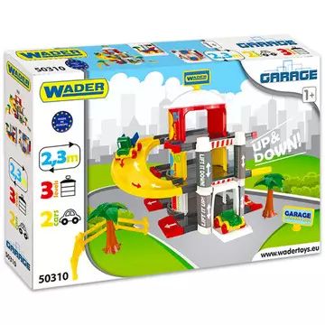 Wader: Garage mit 3 Etagen und Aufzug