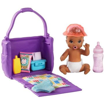 Barbie Skipper Babysitters: Pelenkázószett színváltós kisbabával