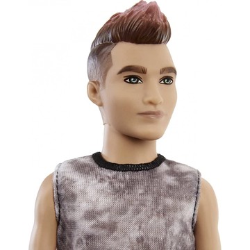 Barbie Fashionistas: Barna hajú fiú baba kockás nadrágban - . kép
