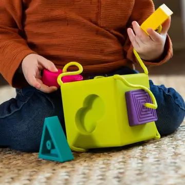 Fat Brain Toys: Formaillesztő kocka - . kép