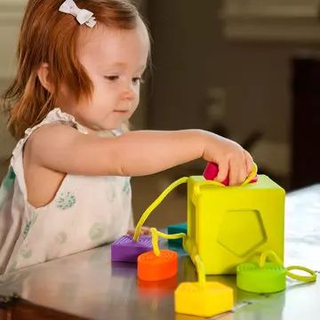 Fat Brain Toys: Formaillesztő kocka - . kép