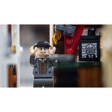LEGO® Ideas Reszkessetek, betörők! 21330 - . kép