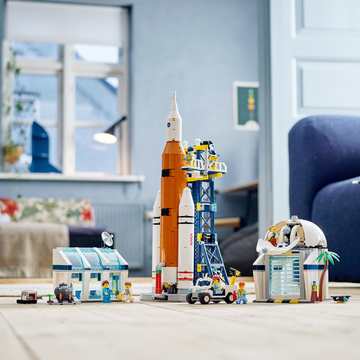 LEGO® City Space Port Rakétakilövő központ 60351 - . kép