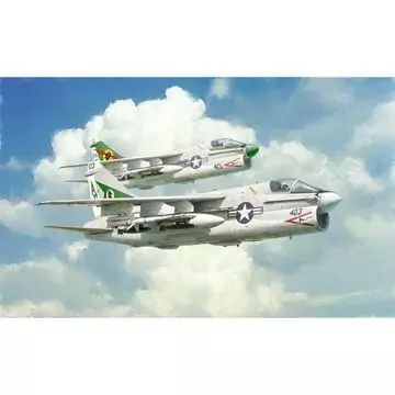 Italeri: модел на самолет A-7E Corsair II, мащаб 1:72 - . изображение