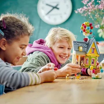 LEGO® Disney: Dům z filmu „Vzhůru do oblak” - 43217 - .obrázek
