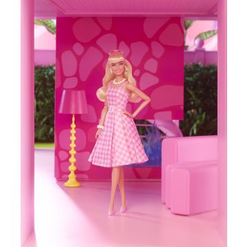 Barbie, film: lutka Barbie u kariranoj haljini - .slika