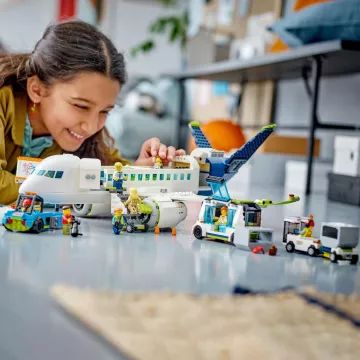 LEGO® City: Utasszállító repülőgép 60367 - . kép