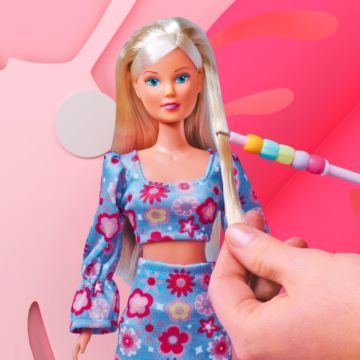 Steffi Love: Steffi pop met haar kralen - .afbeelding
