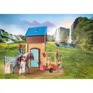 Playmobil: Amelia és Whisper lovasboxszal 71353 - . kép