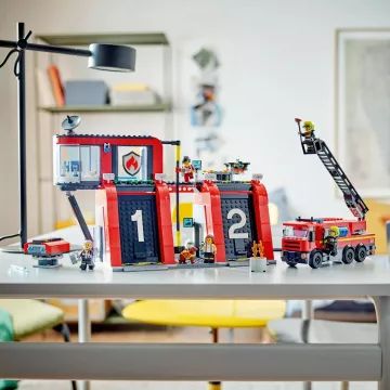 LEGO® City Ugunsdzēsēju stacija ar ugunsdzēsēju auto 60414 - .attēls