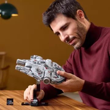 LEGO® Star Wars: Millennium Falcon szett 75375 - . kép
