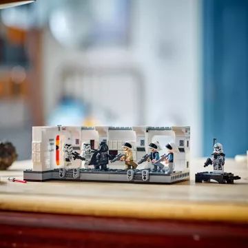 LEGO® Star Wars: Beszállás a Tantive IV-be szett 75387 - . kép
