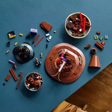 LEGO® Harry Potter: A beszélő Teszlek Süveg szett 76429 - . kép