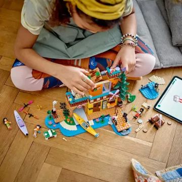 LEGO® FRIENDS: Vízi sportok a kalandtáborban 42626 - . kép