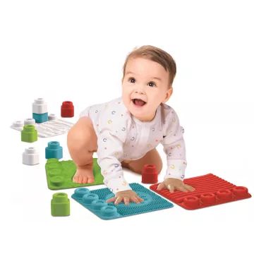 Clemmy: Puha készségfejlesztő játszószőnyeg építőkockákkal - . kép