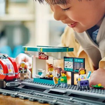 LEGO® City Elétrico e Parada no Centro 60423 - .Imagem