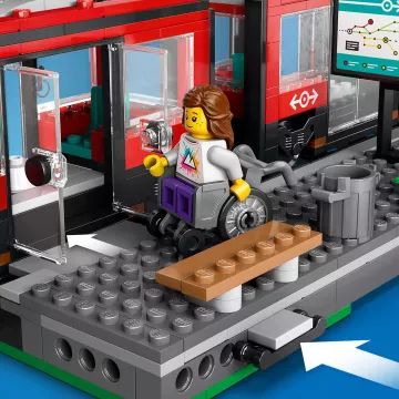 LEGO® City Elétrico e Parada no Centro 60423 - .Imagem