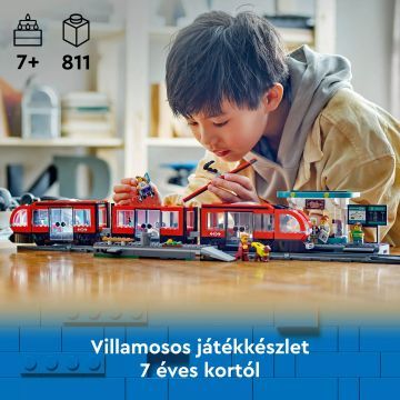 LEGO® City Stadtzentrum Bahnhof und Straßenbahn 60423 - . bild aus