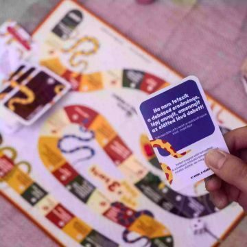 Euforie - Wie drinkt als laatste?! Drinkgezelschapsspel - in het Hongaars - .afbeelding