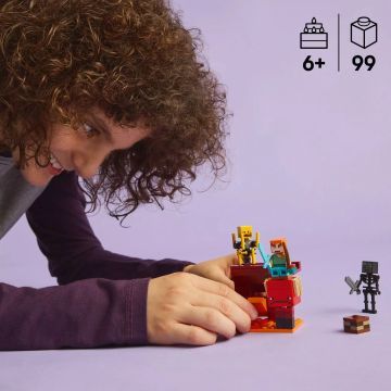 LEGO® Minecraft® Bătălie deasupra lavei în Nether 21266 - .foto
