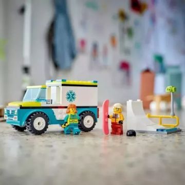 LEGO® City: Mentőautó és snowboardos 60403 CSOMAGOLÁSSÉRÜLT - . kép