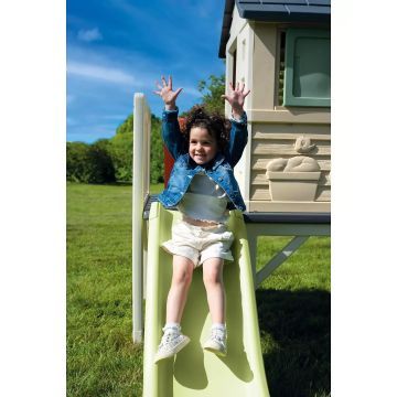 Smoby Life : Maison de jeu sur pilotis avec toboggan aquatique - .image