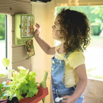 Smoby Life: Sodo namelis su gėlynu - .vaizdas