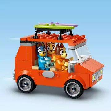 LEGO® Bluey Călătoria familiei lui Blue cu mașina la plajă 11202 - .foto