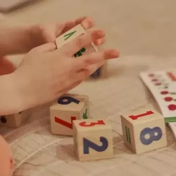 Fa kockák matematika tanuláshoz CSOMAGOLÁSSÉRÜLT - . kép