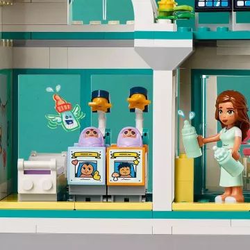 LEGO® Friends: Heartlake City kórház 42621 - CSOMAGOLÁSSÉRÜLT - . kép