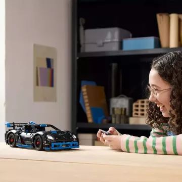 Mașină de curse LEGO® Technic Porsche GT4 e-Performance 42176 - AMBALAJ DETERIORAT - .foto