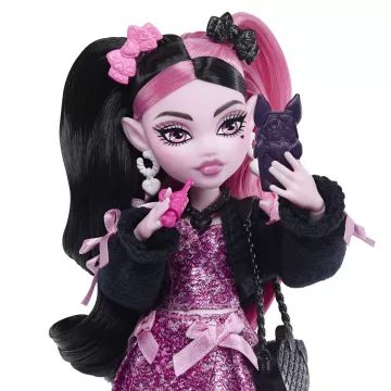 Monster High: Куклата Дракулаура - . изображение