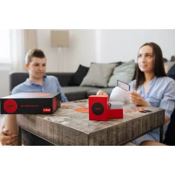 Trefl: EGO társasjáték CSOMAGOLÁSSÉRÜLT - . kép