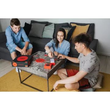 Trefl: EGO társasjáték CSOMAGOLÁSSÉRÜLT - . kép