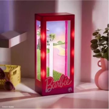 Barbie: Świetlny wyświetlacz do ulubionej lalki Barbie - .zdjęcie 