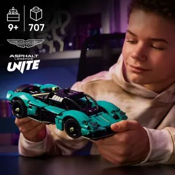 LEGO TECHNIC: Aston Martin Valkyrie 42208 AMBALAJ DETERIORAT - .foto