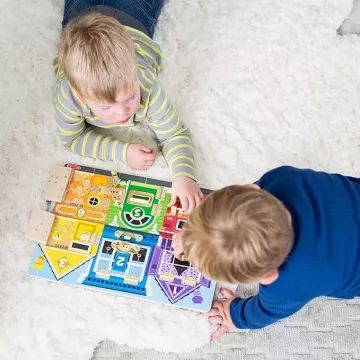 Melissa & Doug: užimantis veiklos lentas - .vaizdas
