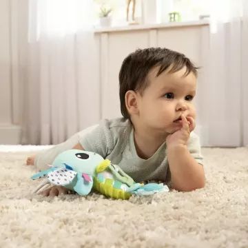 Lamaze: Alíz, de kleine axolotl babyspeeltje – ophangbaar - .afbeelding