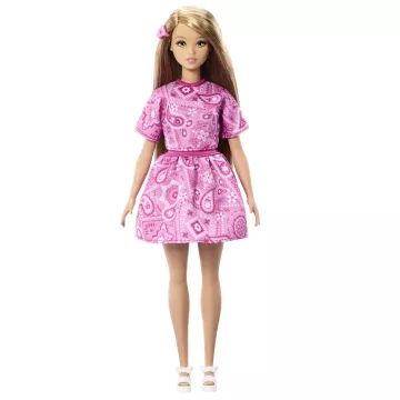 Barbie: Fashionista Barátnők Stílusos Divatbaba, fekete ruhában - . kép