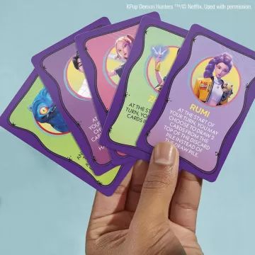 Monopoly Deal K‑POP Demon Hunters joc de cărți - .foto